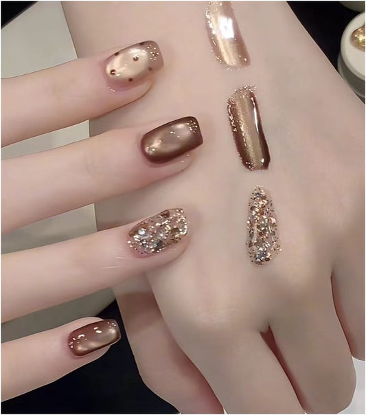 Handmade Custom Nails for Your Glamorous Golden Autumn Feast