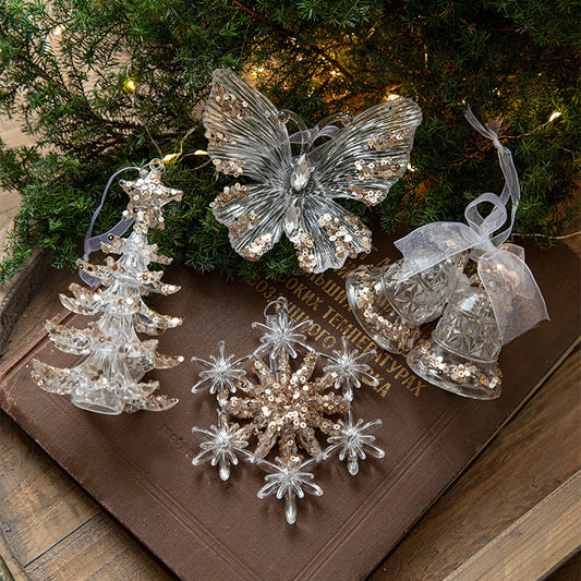 Acrylic Hangjng Ornament as Christmas Decorations in Christmas Tree Scene